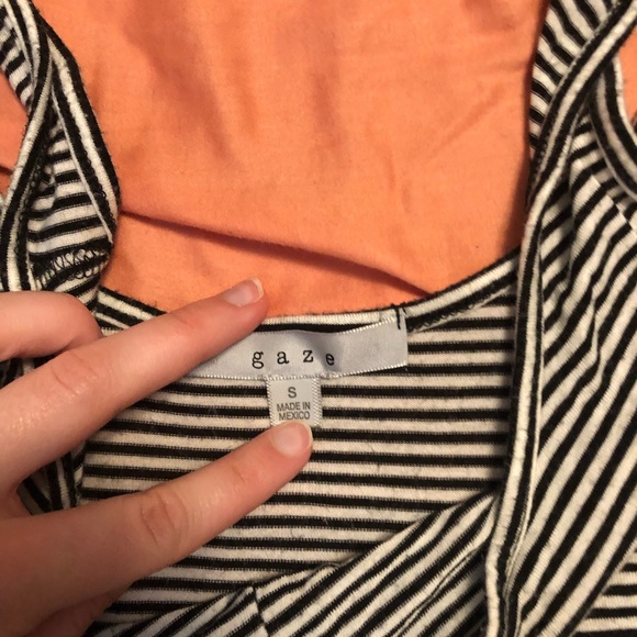 cute crop top 🖤 - Picture 4 of 4